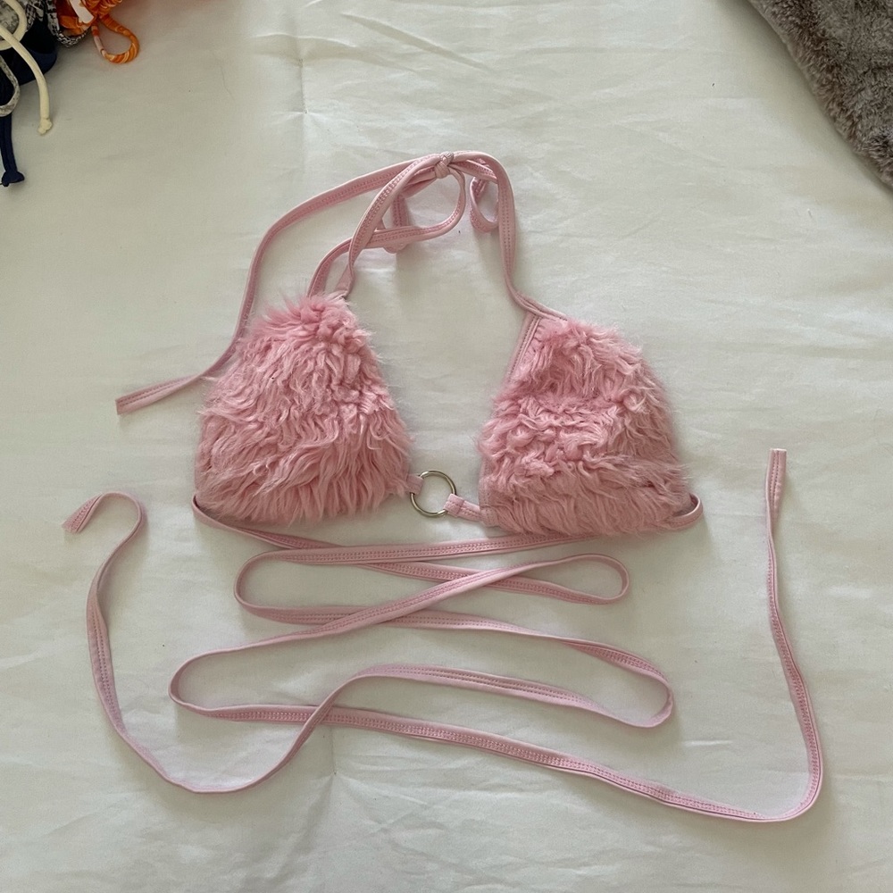 FLUFFY RAVE TOP